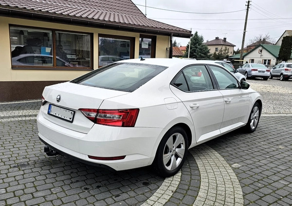 Skoda Superb cena 59500 przebieg: 149722, rok produkcji 2018 z Choszczno małe 137